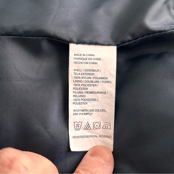 Izod Men's Maroon Puffer Quilted Vest - Picture 9 of 11